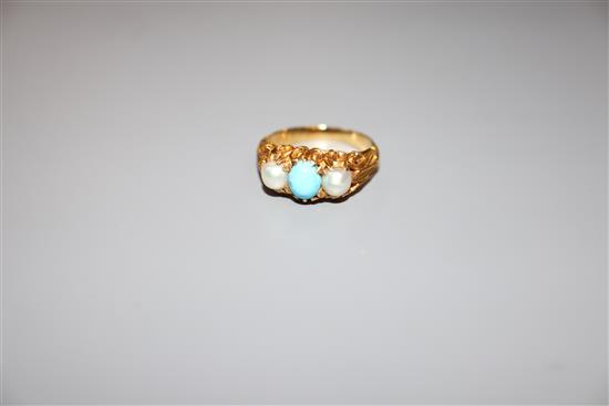 A Victorian style yellow metal turquoise and cultured pearl three stone ring, size H, gross 4.7 grams.